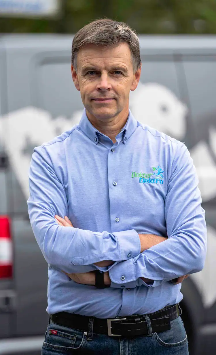 Witgoed hersteller Oost-Vlaanderen. Marc Leyre, oprichter en witgoed specialist bij Dokter Elektro in Gent. Met 39 jaar ervaring uw vertrouwde vakman voor alle herstellingen aan huis.