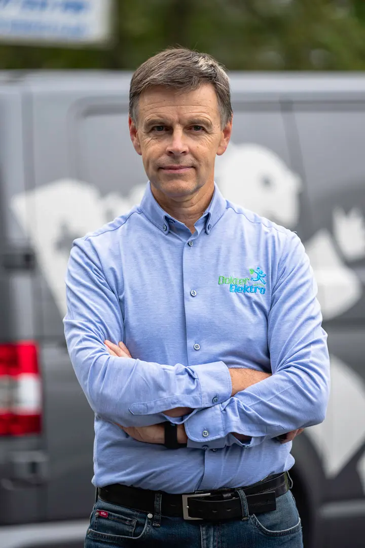 Witgoedhersteller Marc Leyre oprichter van Dokter Elektro en specialist herstelling van huishoudtoestellen in Gent en omstreken. Met 39 jaar ervaring uw vertrouwde vakman voor alle herstellingen aan huis in Gent, Oost- en West-Vlaanderen.